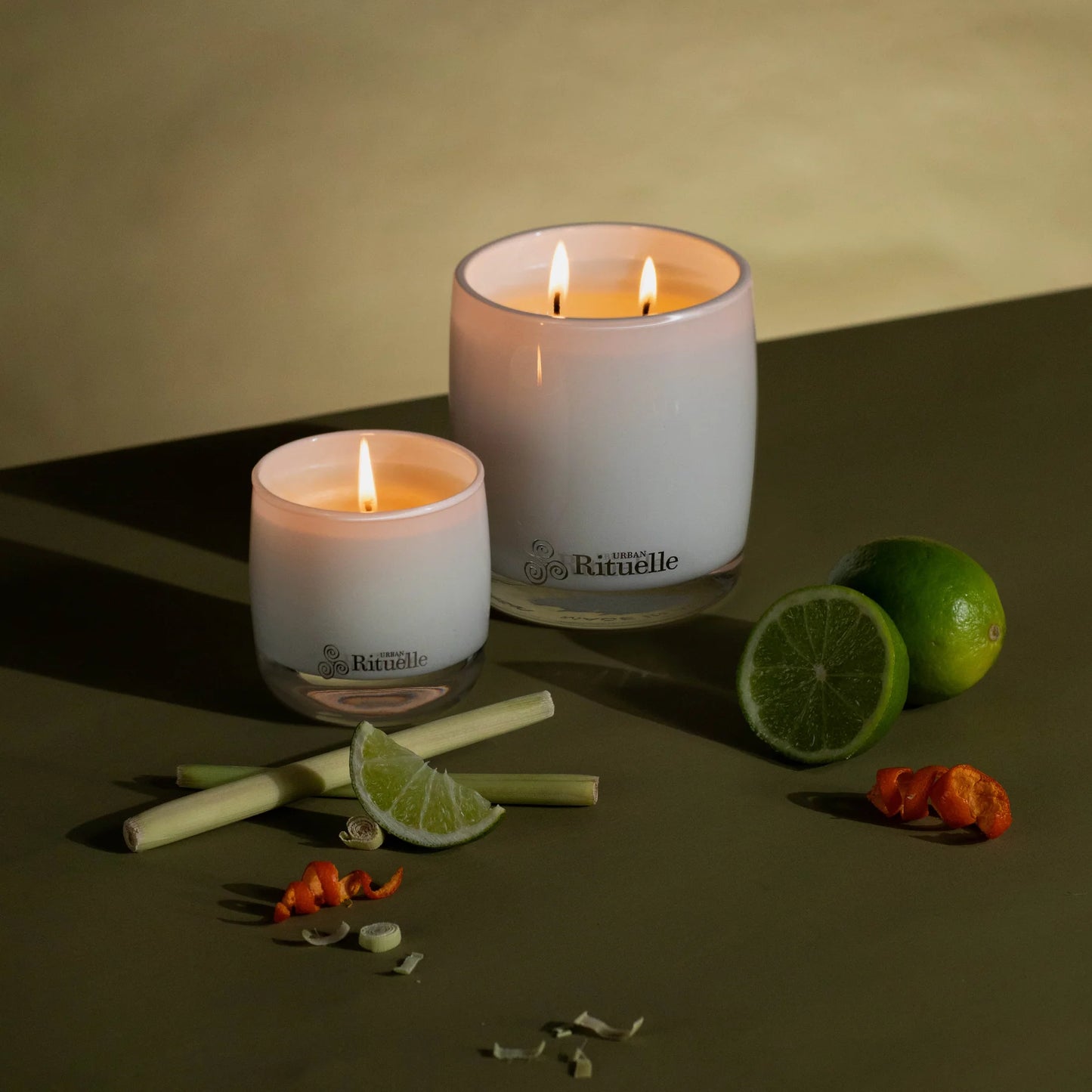 🍋 Lemongrass, Mandarin Zest, Tahitian Lime & Sandalwood Scented Soy Candle (400g)By Urban Rituelle 🌿🍊🍈 - smooth, creamy