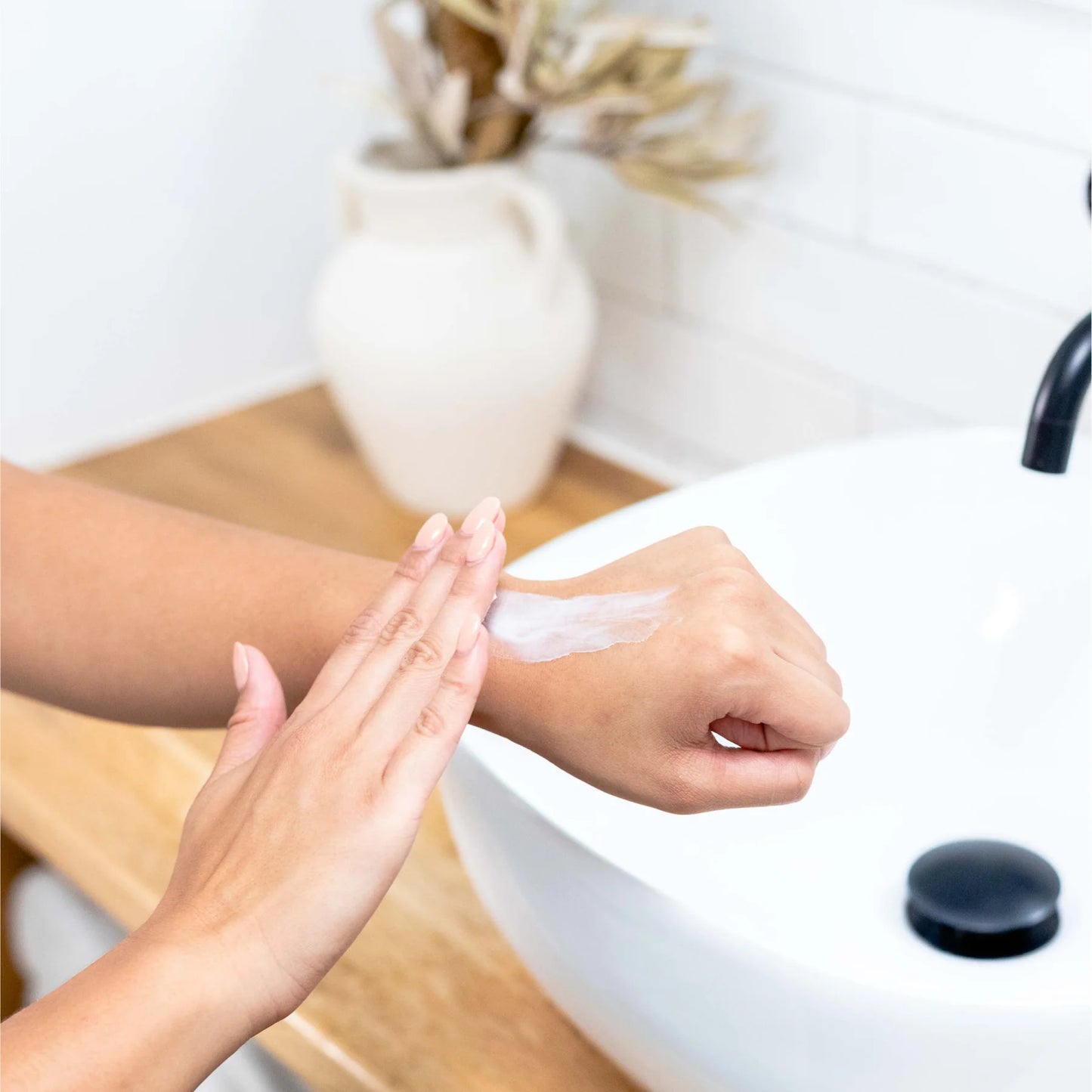 🌿 Wild Sage, Bitter Orange, Bergamot & Driftwood – Hand Cream (100ml) By Urban Rituelle