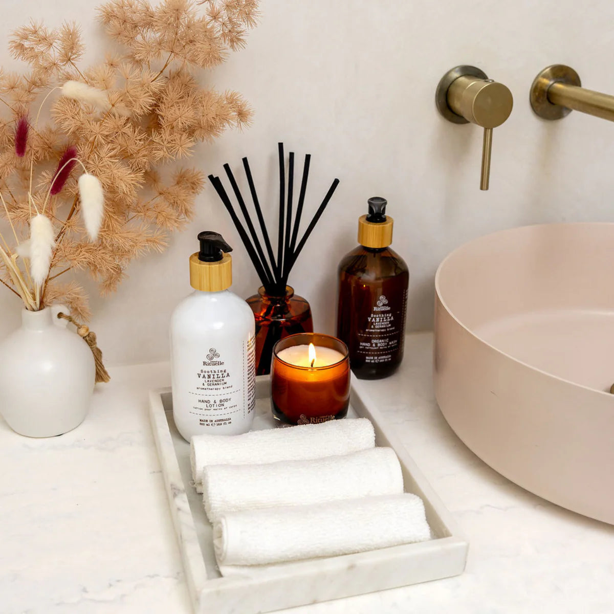 🌸 Vanilla, Lavender & Geranium Scented Soy Candle (400g) By Urban Rituelle 💜🌺🍦 -  floral, calming