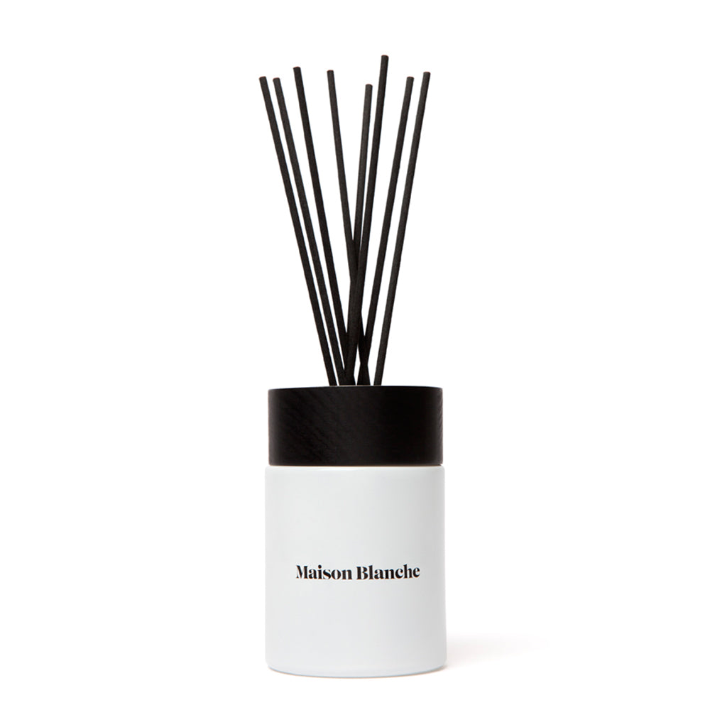 🌿 001 Cotton & Chamomile Diffuser – Maison Blanche 🕊️✨ - Light, airy, soothing