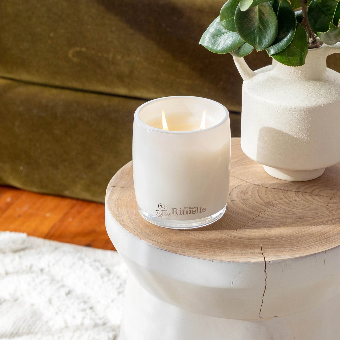 🌊 Crisp Sea Mist, Juniper, Amberwood Scented Soy Candle 400g by Urban Rituelle 🌊🌿🪵 - woody, aromatic