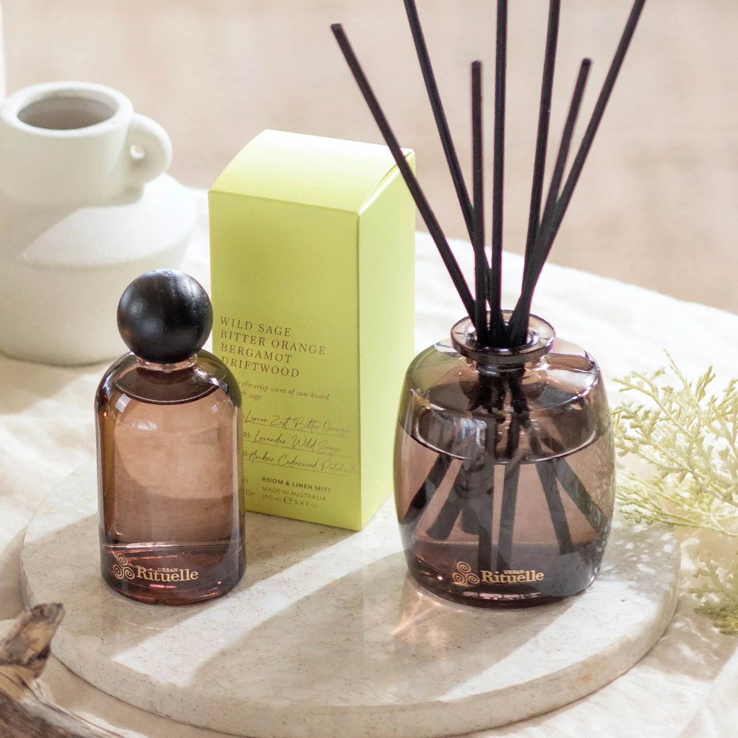 🌿 Wild Sage, Bitter Orange, Bergamot & Driftwood Fragrance Diffuser Set (220ml) By Urban Rituelle - Botanical freshness with a grounded twist. 🌬️