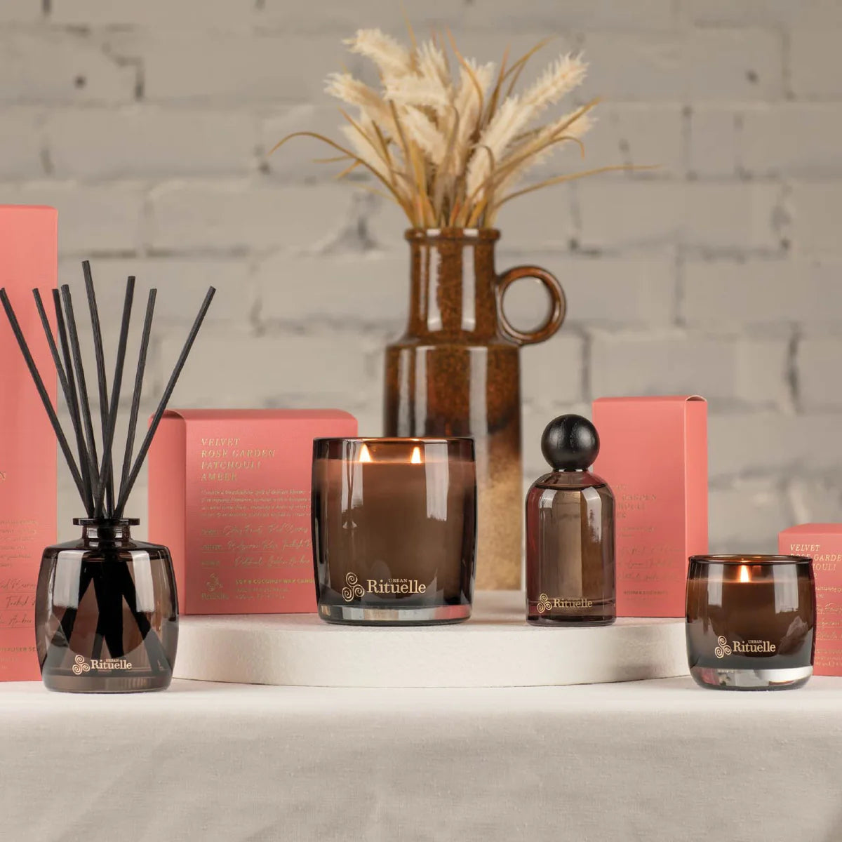 🌹 Velvet Rose Garden, Patchouli & Amber Fragrance Diffuser Set (220ml) By Urban Rituelle - Elegant, romantic, and softly sensual. 💫